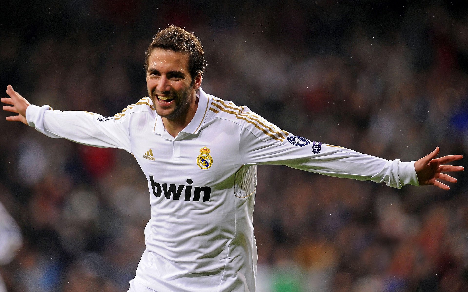 自由泳接力突尼斯男队配合默契，4×200自由泳接力世界记录